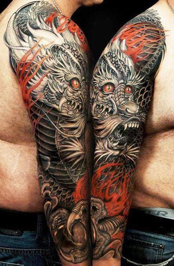 Tatuaje volumétrico  en el brazo,
dragón espléndido bien dibujado