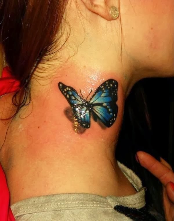 Tatuaje en el cuello, mariposa azul hermosa muy realista