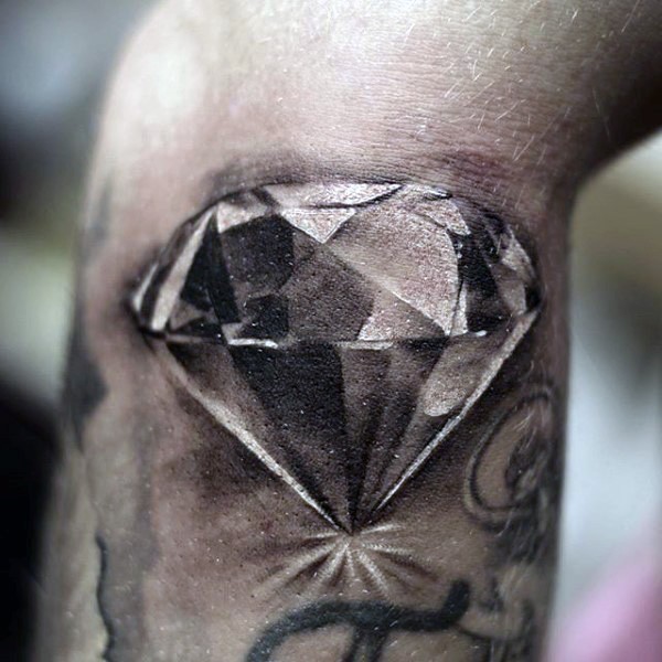 Tatuaje en el brazo, diamante brillante de color negro y blanco
