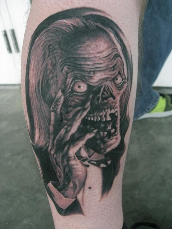 classico nightmare orrore tatuaggio su gamba