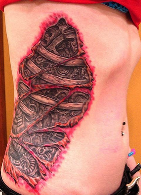 colorato meccanismi e ossa sotto pelle su costolette tatuaggio