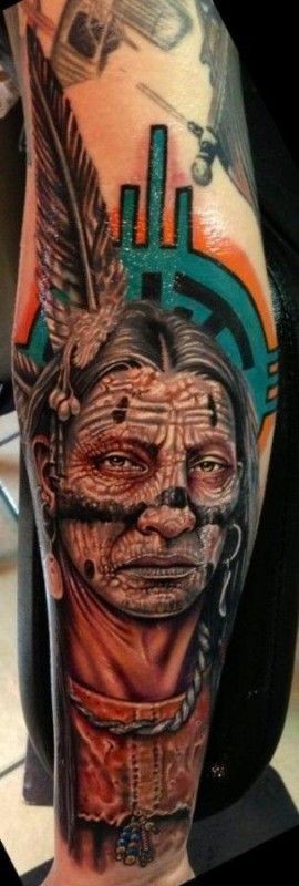 colorato indiano anziano tatuaggio sul braccio da Roman