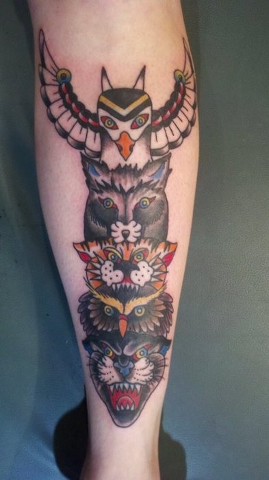 Farbige Tierköpfe Tattoo am Bein