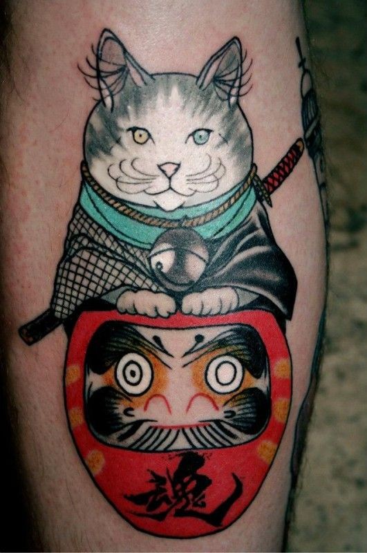 Tatuaggio simpatico sulla gamba il gatto by Lewis Buckley