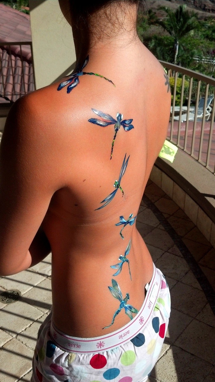 fresca idea di libellule tatuaggio sulla schiena