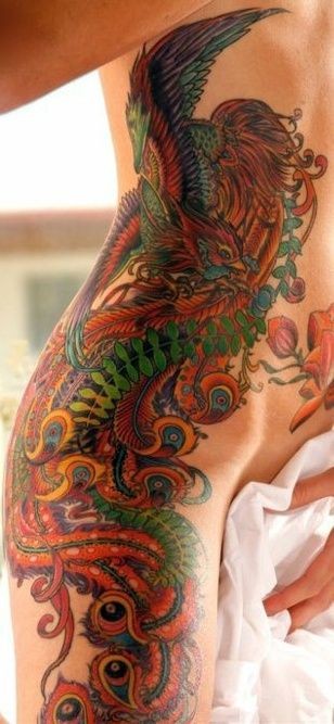 Tatuaggio incantevole sul fianco l&quotuccello fenice in stile asiatico