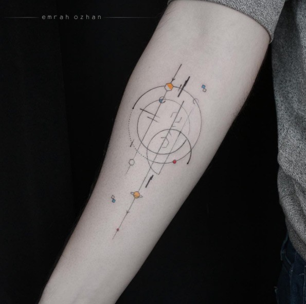Círculo criativo em forma de tatuagem de antebraço colorido da figura geométrica
