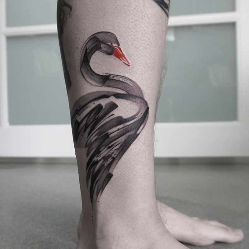 Tatuaje en la pierna, cisne sencillo adorable