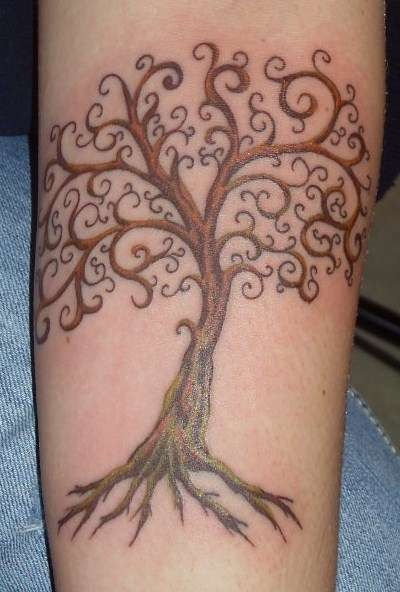albero carino modello tatuaggio su braccio