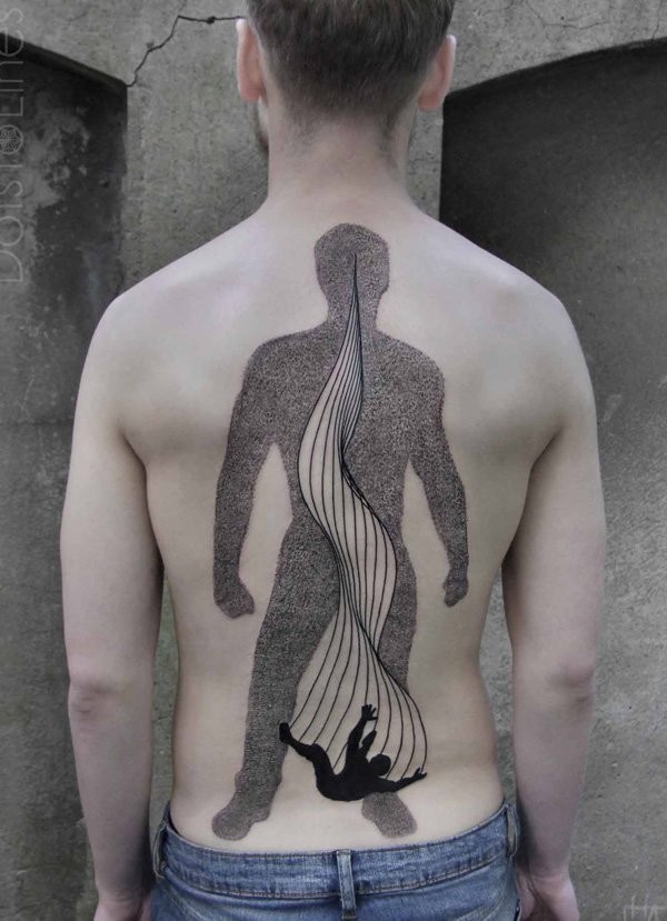 Elegante gestaltete und bemalte  große schwarze Schatten Mann Tattoo am ganzen Rücken