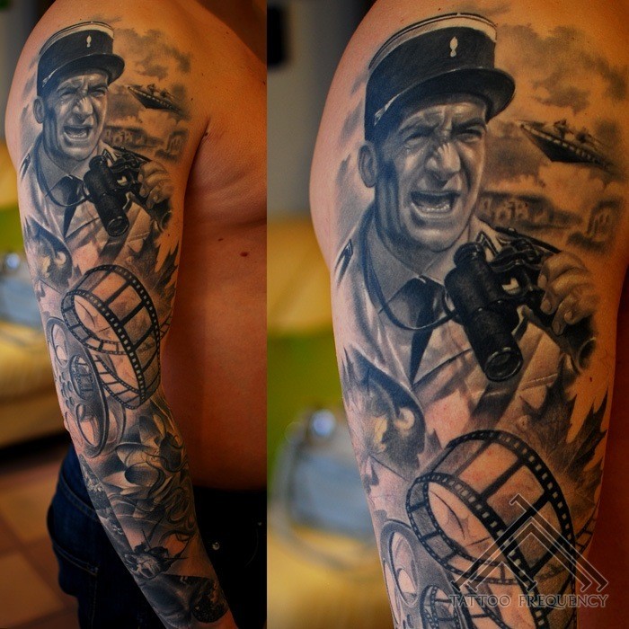Tatuaje en el brazo,
retrato de Louis de Funes actor famoso