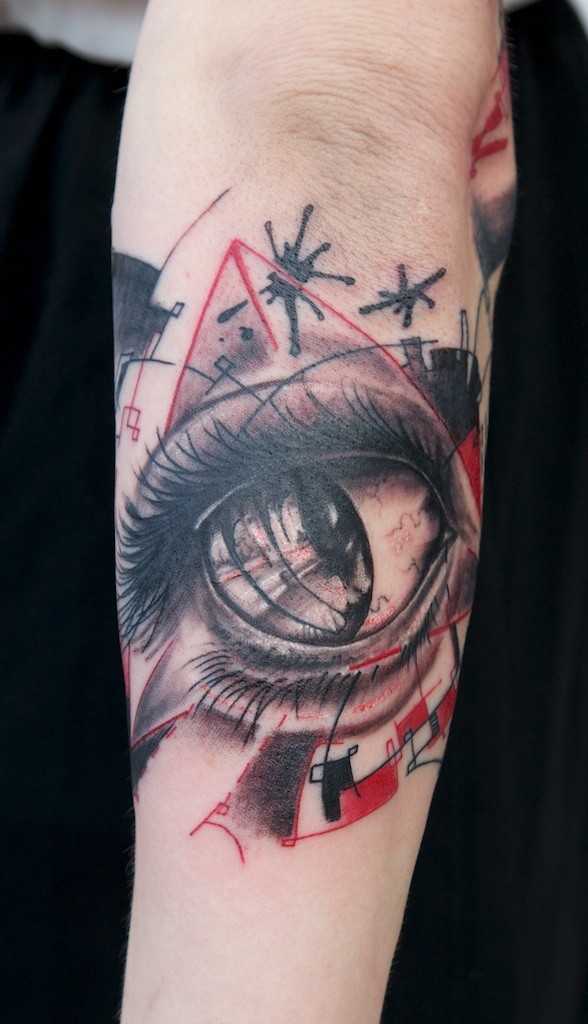 Eyeball tattoo on the arm by graynd