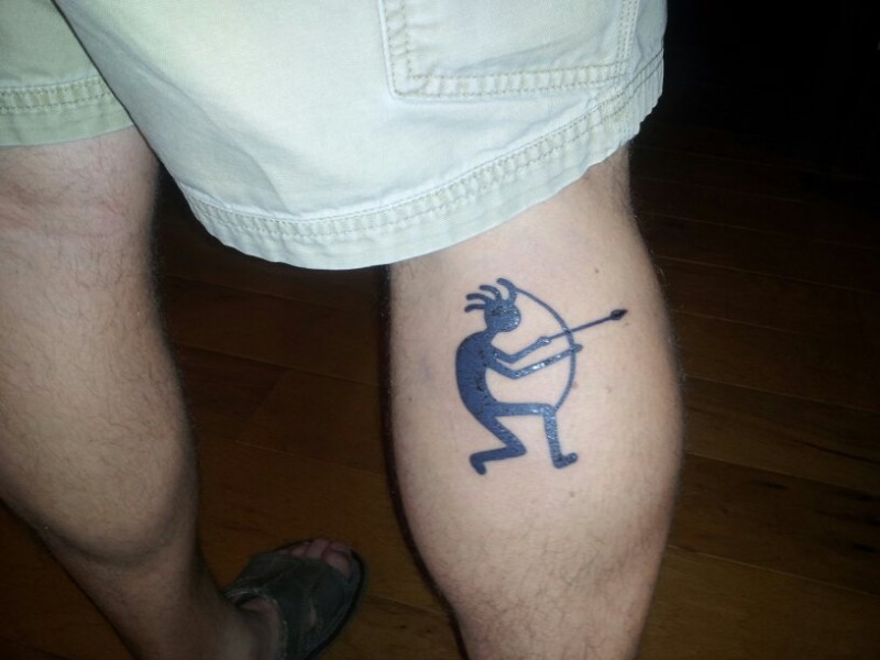 Funny man with bow and arrow tattoo