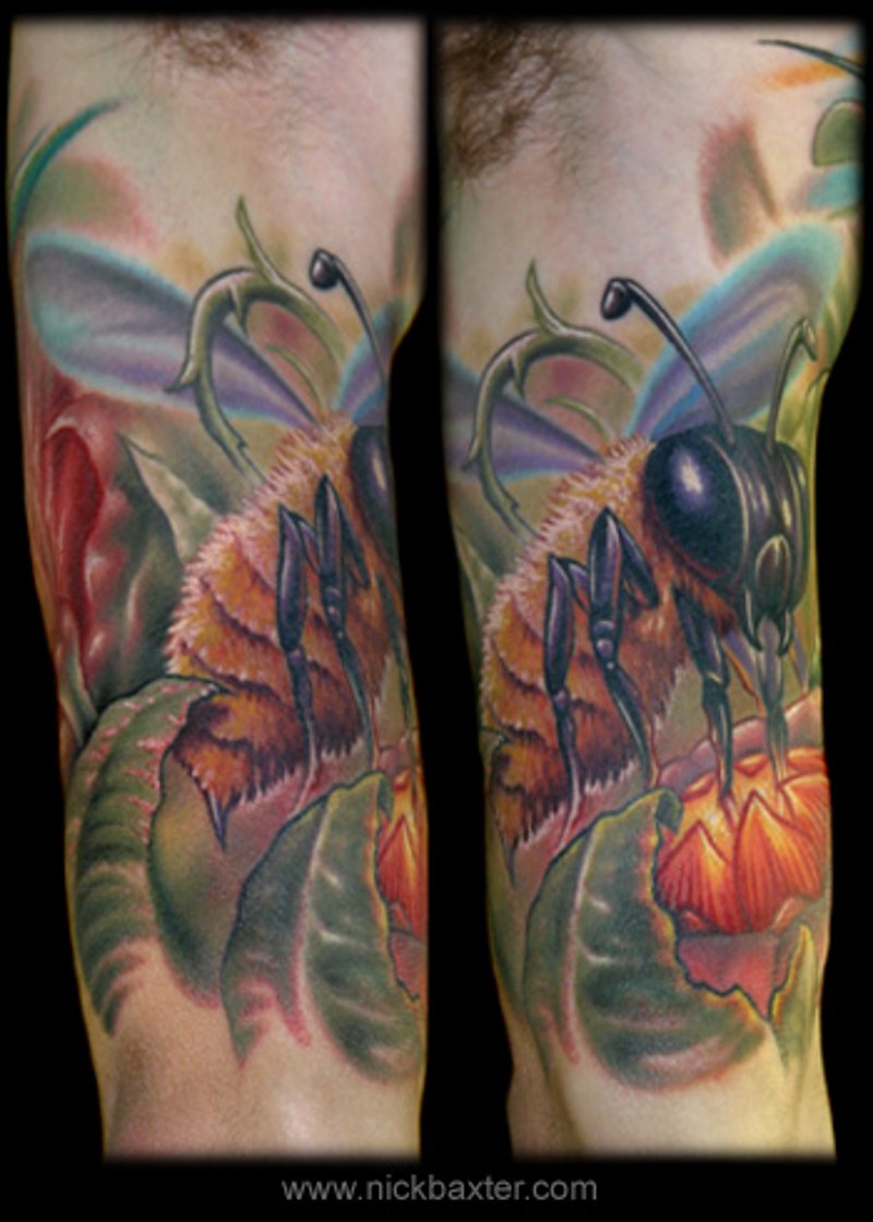 Giant macro naturally colored bee on flower colorful tattoo on biceps