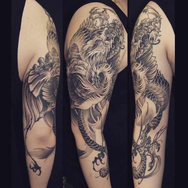 Tattoos arm asiatische Drachen Tattoo