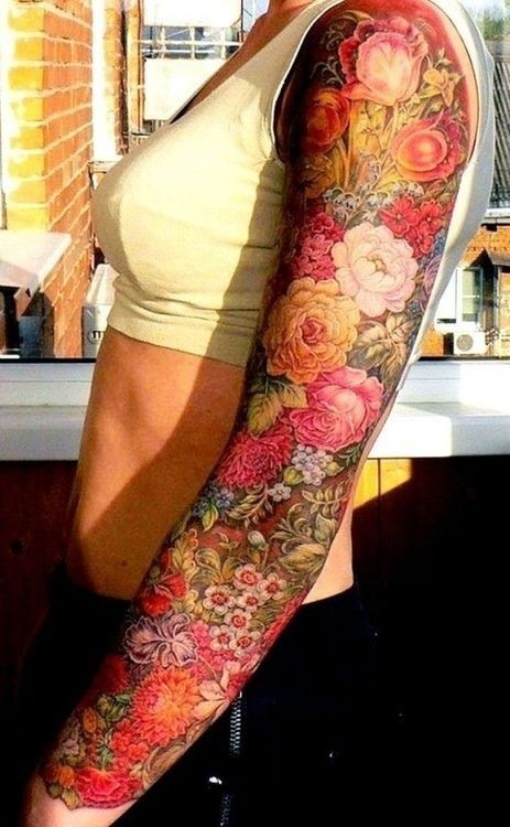 bellissimi fiori manicotto tatuaggio colorato