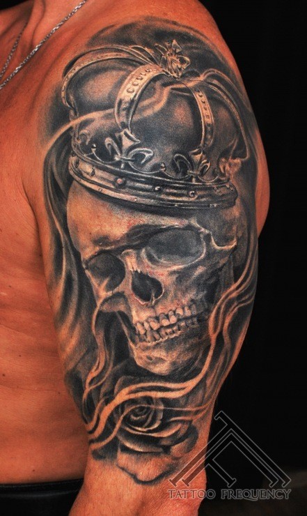 Gray washed style detailed  human skull with crown