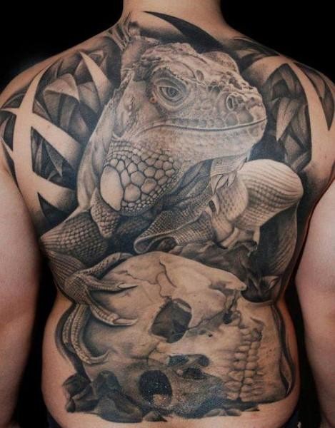 grande geco con teschio tatuaggio pieno di schiena
