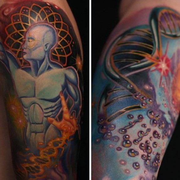 Tatuaje en el brazo, humano y ADN, multicolores