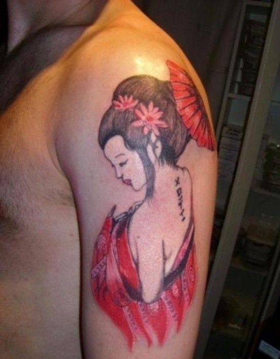 Tatuaje en el brazo, geisha atractiva con flores en el pelo y paraguas
