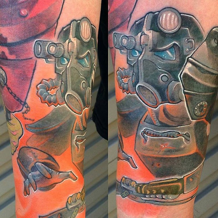 Illustrativer Stil farbiges Unterarm Tattoo mit futuristischer Soldaten Rüstung