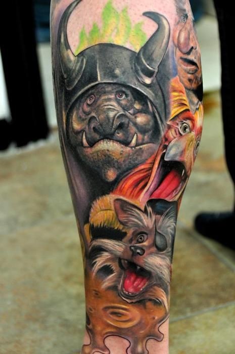 Tatuaje colorido en la pierna,
animales fantásticos de dibujos animados