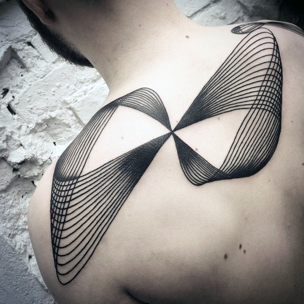 simbolo infinito inchiostro nero linee tatuaggio su parte superiore della schiena