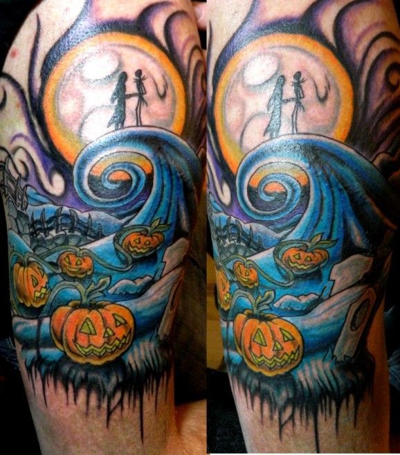 Interessantes kombiniertes und farbiges Cartoon Halloween Tattoo am Unterarm