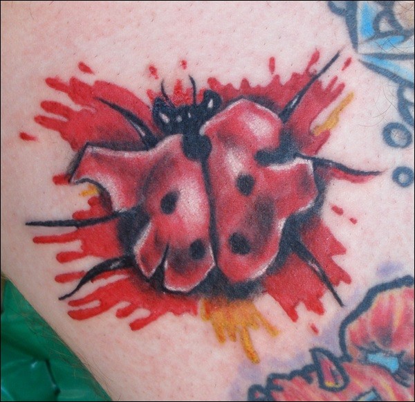 Tatuaggio Pittoresco La Coccinella Stilizzata Tattooimages Biz