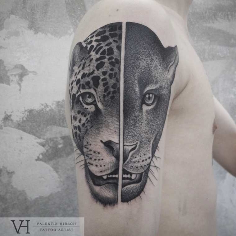 A vida como tatuagem de ombro pintada incrível de cabeças de leopardo e pantera por Valentin Hirsch