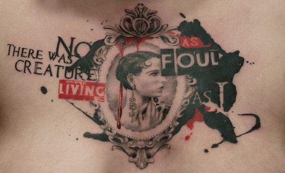 Tatuaje en la espalda, retrato de mujer elegante antigua y inscripciones modernos