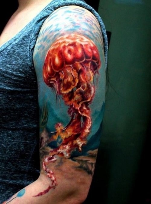 bella medusa colorata tatuaggio a mezza manica