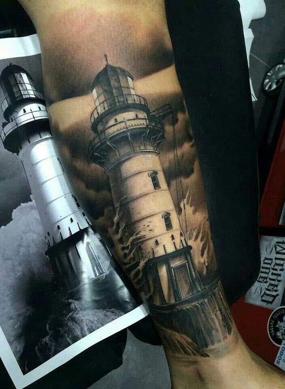 Tatuaje  de faro increíble muy realista  en la pierna,
colores negro blanco