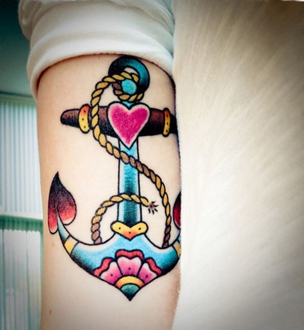multicolore ancoraggio tradizionale tatuaggio sul braccio