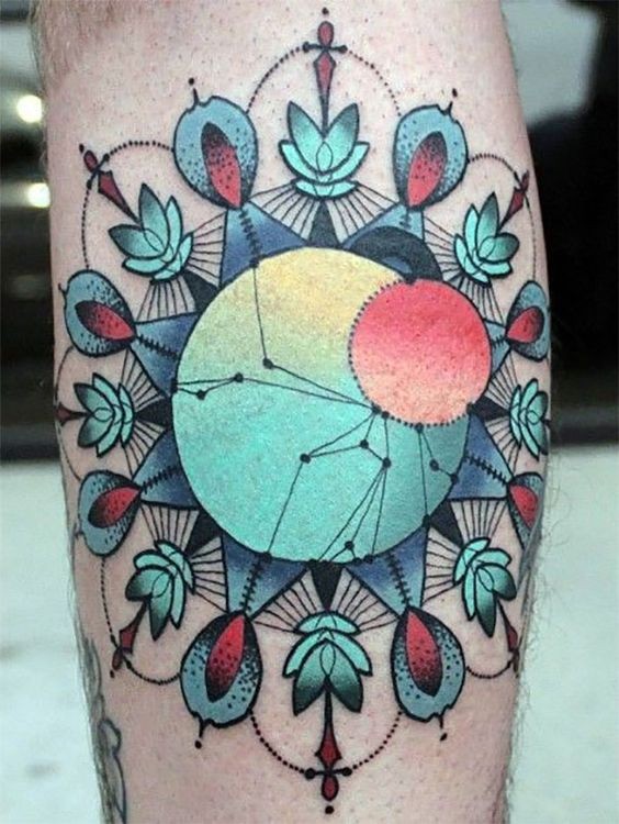 mistico colorato dipinto fiore geometrico tatuaggio su gamba