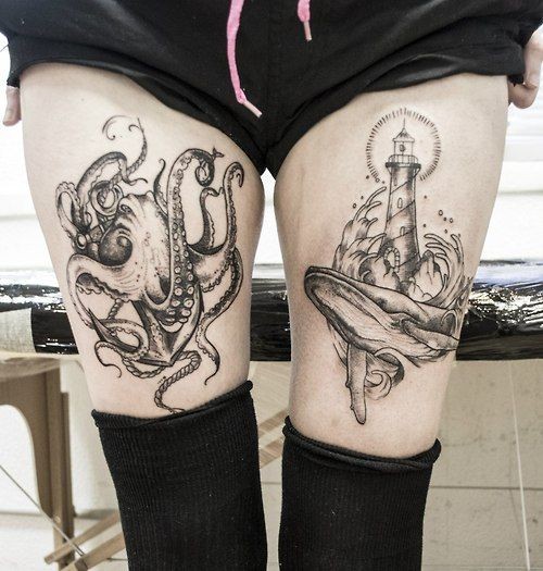 Nautischer Stil großer Leuchtturm mit Tintenfisch und Wal Tattoo am Oberschenkeln