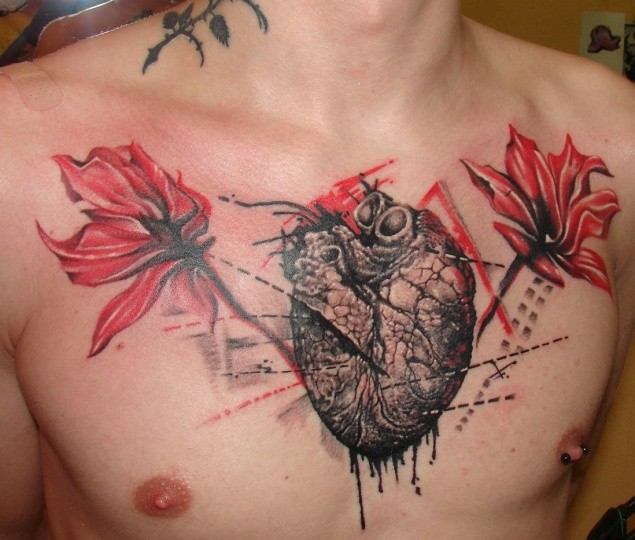 nuovo stile cuore con fiori rossi tatuaggio sul petto