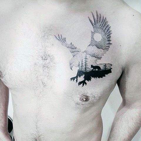Originales Design fliegender Adler mit Naturszene schwarzes und weißes Brust Tattoo