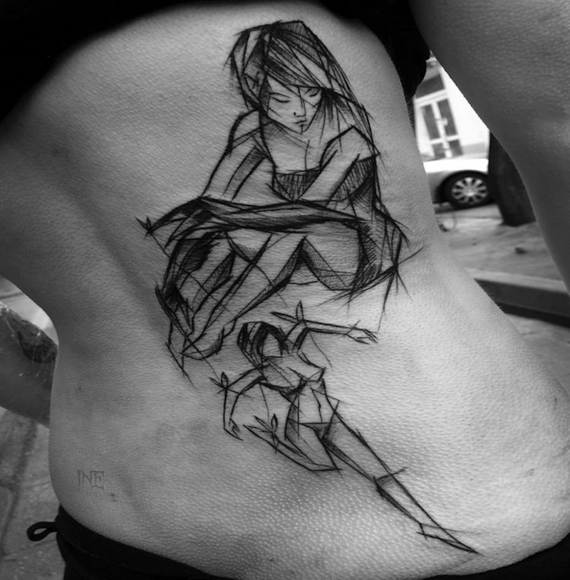Esboço de tatuagem de fantoche pintado por Inez Janiak nas costas