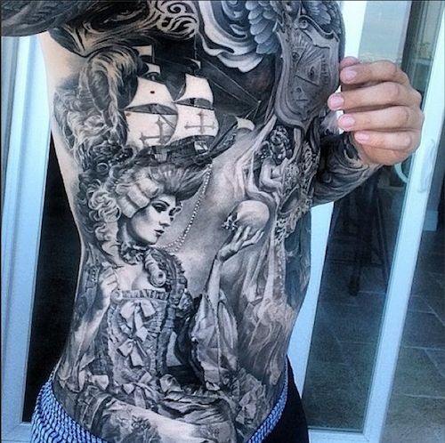 Tatuaje  en el cuerpo completo,  tema marino impresionante, diseño muy realista
