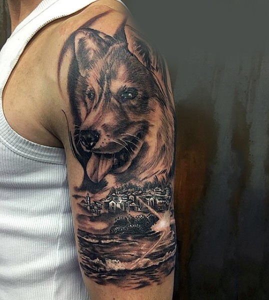 Tatuaje en el brazo, perro hermoso con ciudad y océano colores negro blanco