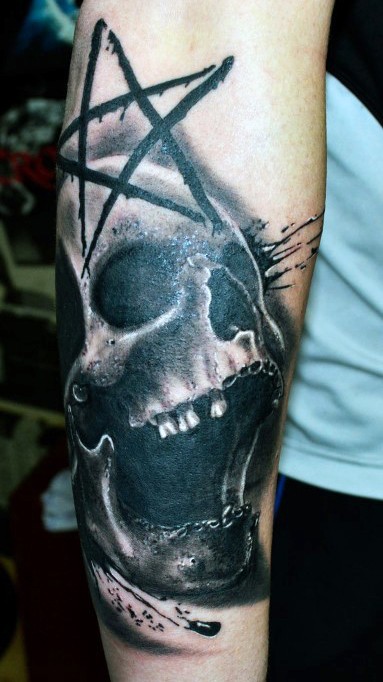 Realistic looking skull tattoo with devils star