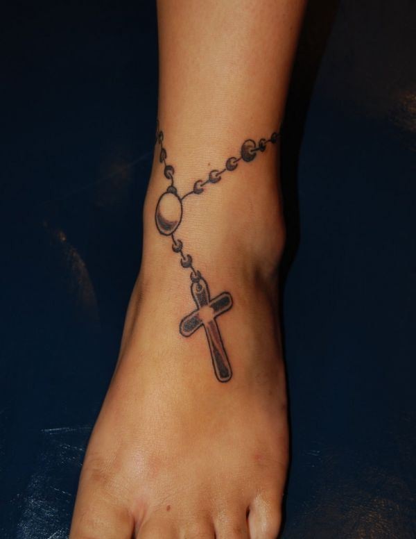 semplice rosario disegno bracciale su caviglia tatuaggio
