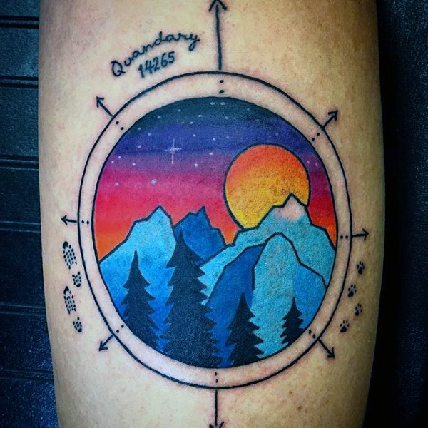 scientifico multicolore montagna notturno con lettere tatuaggio con lettere