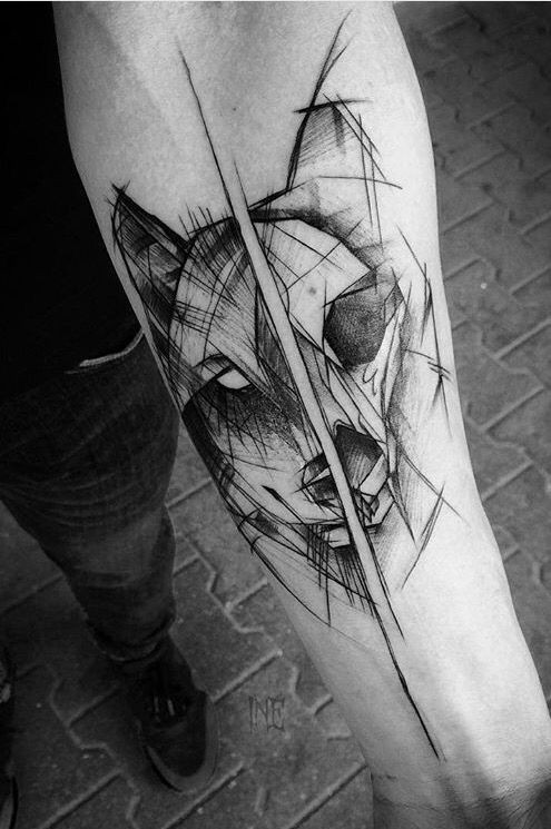 Separado desenhado por Inez Janiak antebraço tatuagem de cabeça de lobo com crânio de lobo