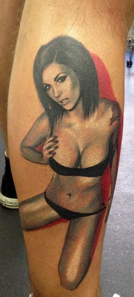 ragazza sexy in biancheria intima tatuaggio da Adam Kremer