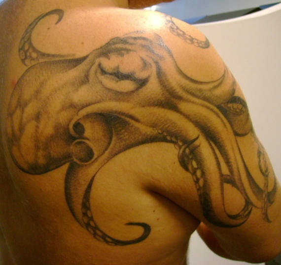 Shoulder tattoo, big, fat, gray octopus