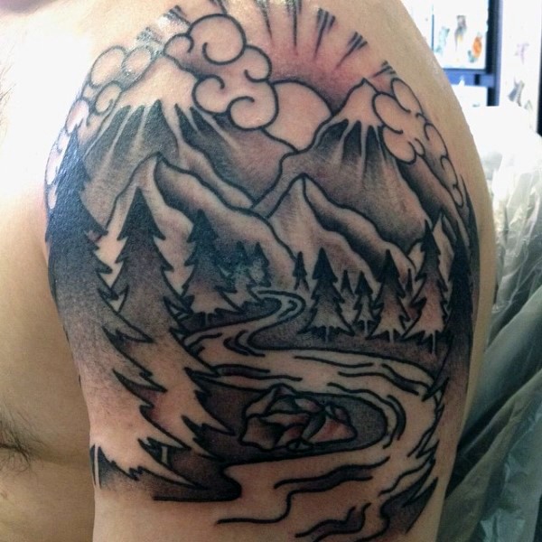 semplice nero e bianco montagne su foreste tatuaggio suspalla