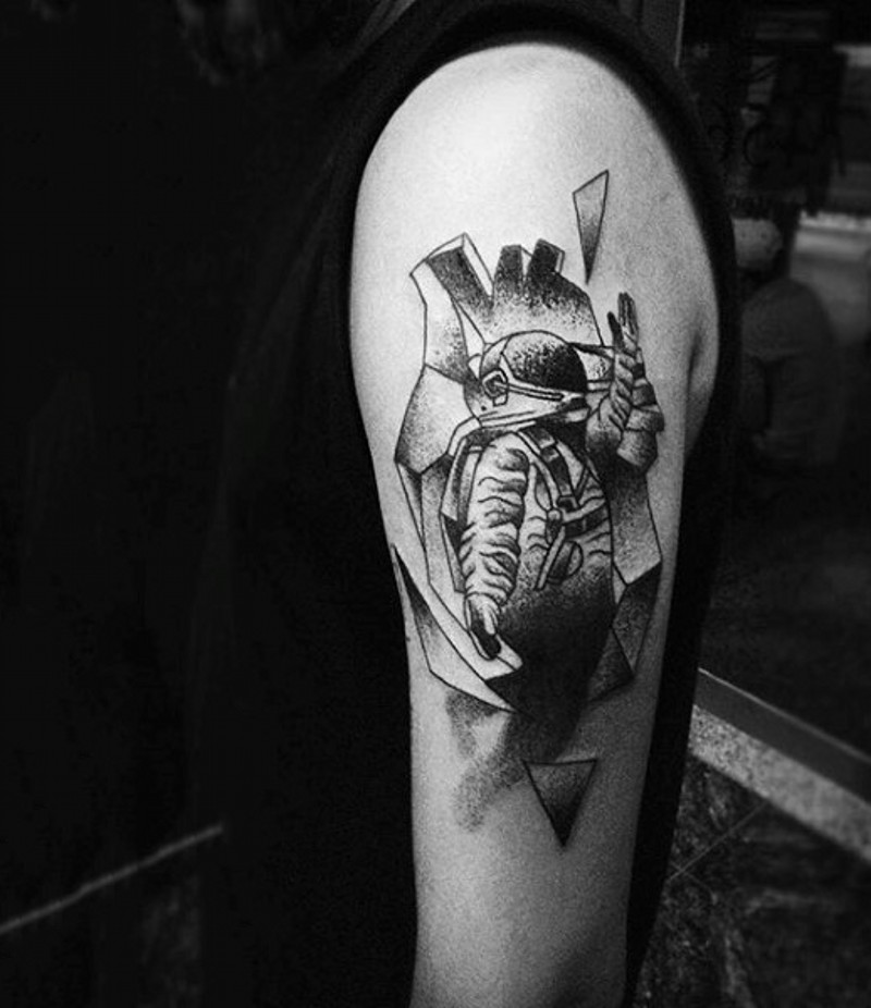 semplice inchiostro nero piccolo astronauta tatuaggio a mezzamanica