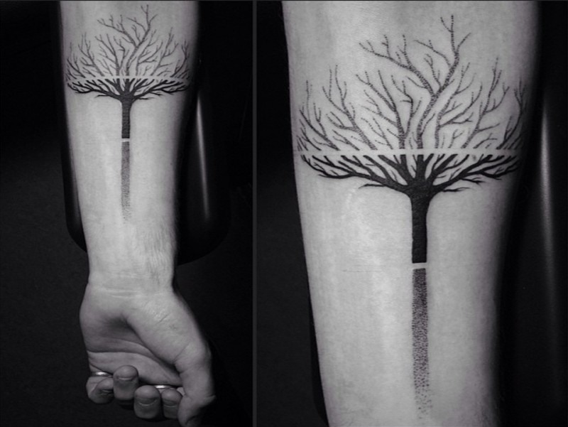 Tatuagem de antebraço estilo dotwork simples da árvore legal